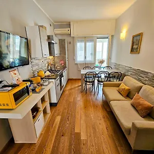 Apartamento Baribello - 3 Bedrooms 3 Bathrooms - Station, Bari
